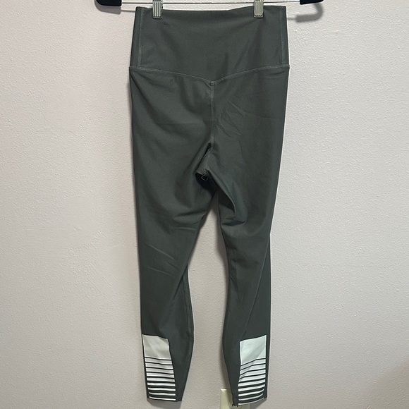 Nike Dri-FIT Dark Gray Leggings with Seahawks Logo - Picture 6 of 8